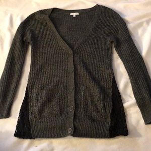 grey cardigan with lace in the side